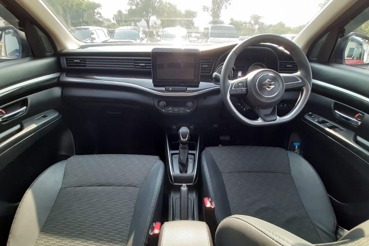 Interior Suzuki XL7