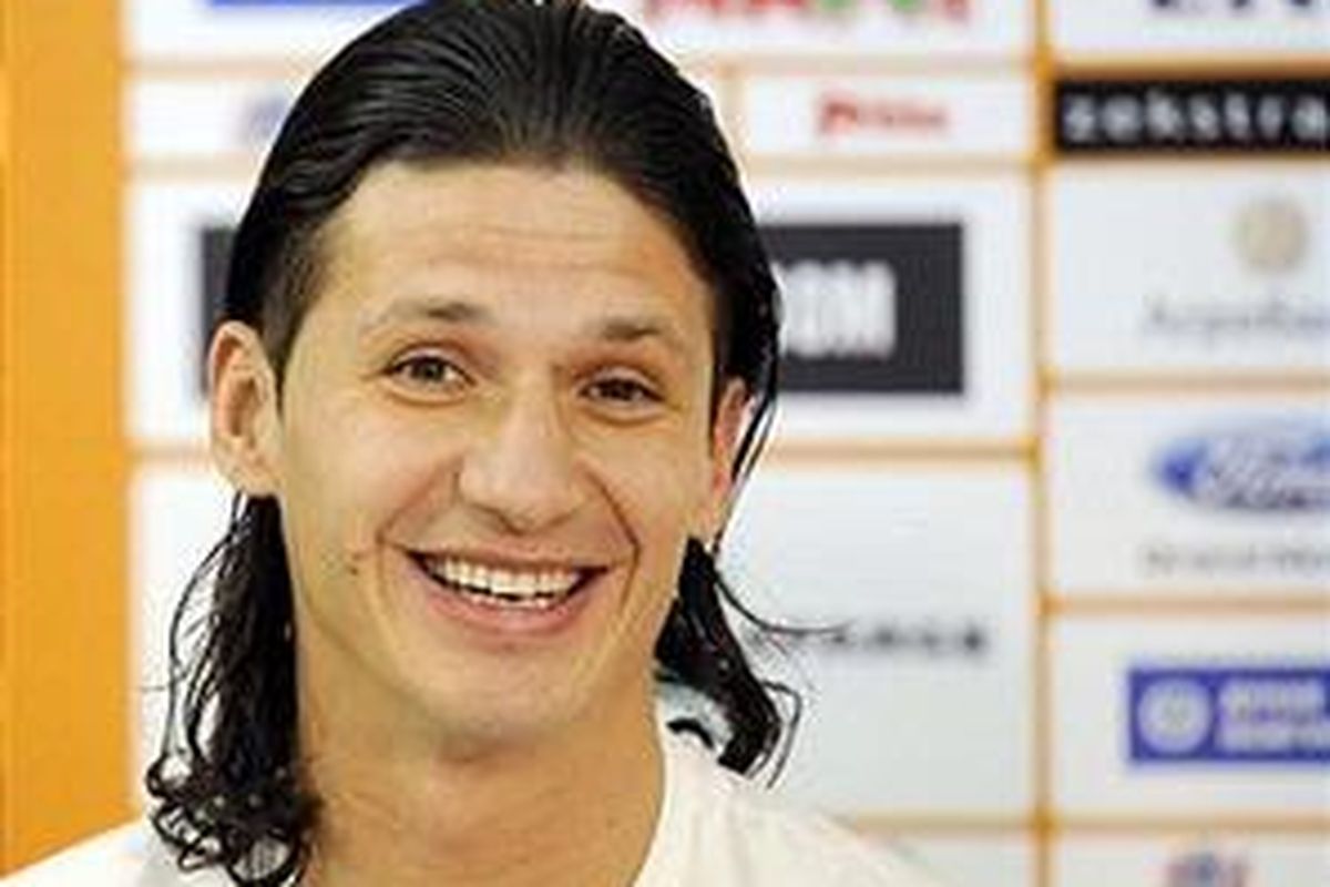 Penyerang Serbia, Marko Pantelic.