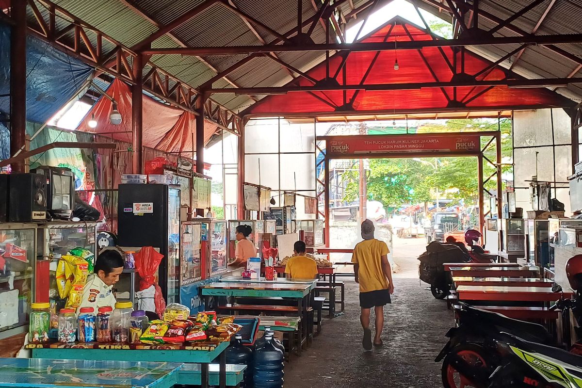 Suasana lokasi binaan (lokbin) Pasar Minggu, Jakarta Selatan, yang tampak sepi, Kamis (2/5/2024).