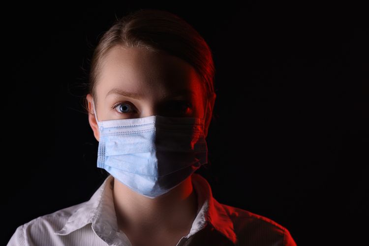 Kasus Covid-19 di sejumlah negara meningkat, PB IDI memberikan imbauan untuk kembali melakukan protokol kesehatan, seperti memakai masker.