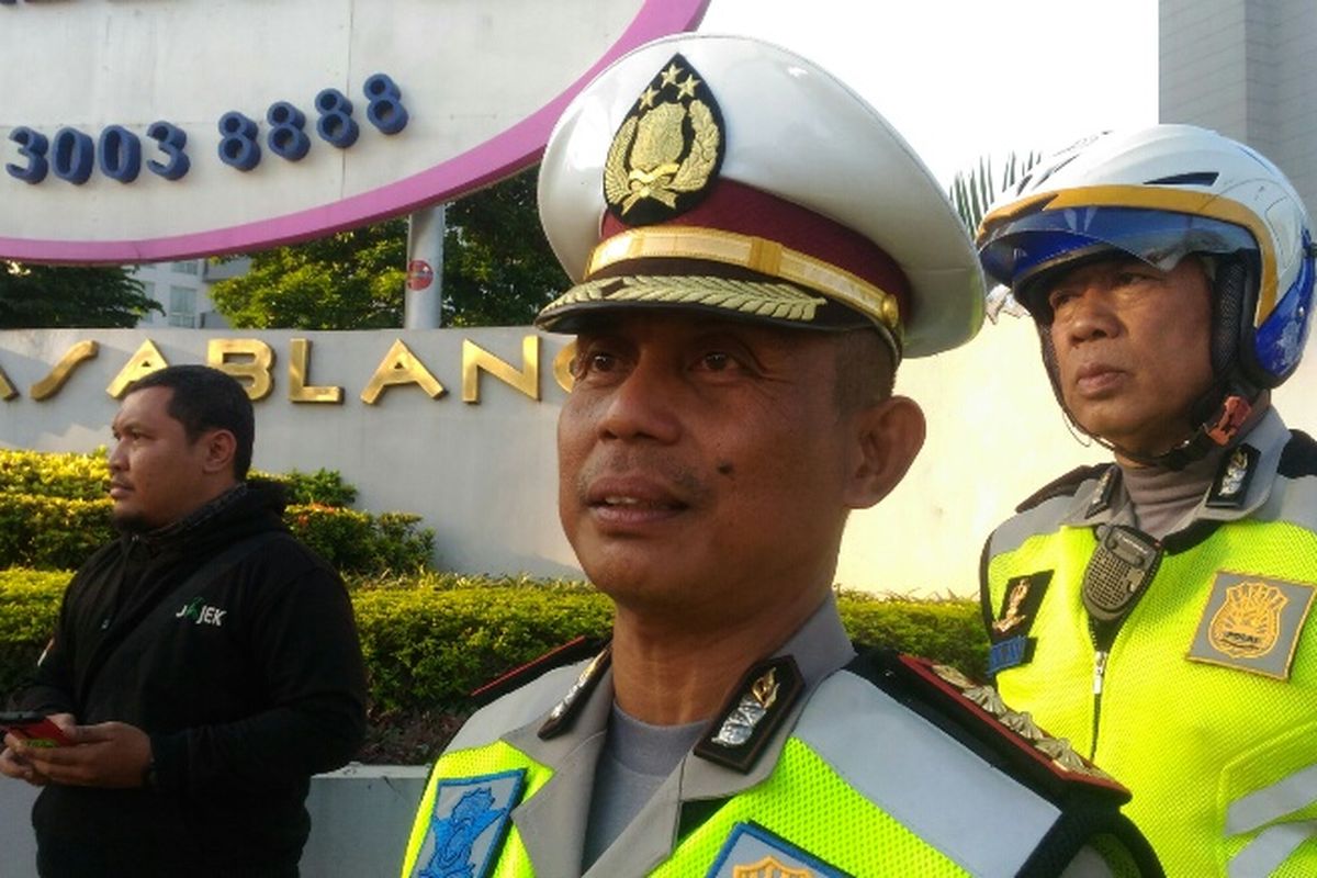 Dirlantas Polda Metro Jaya Kombes Pol Halim Pagarra saat mengunjungi JLNT Casablanca, Rabu (26/7/2017).