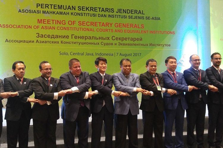 Pertemuan Sekretaris Jenderal Mahkamah Konstitusi dari 12 negara anggota AACC, Senin (7/8/2017), di Solo, Jawa Tengah.