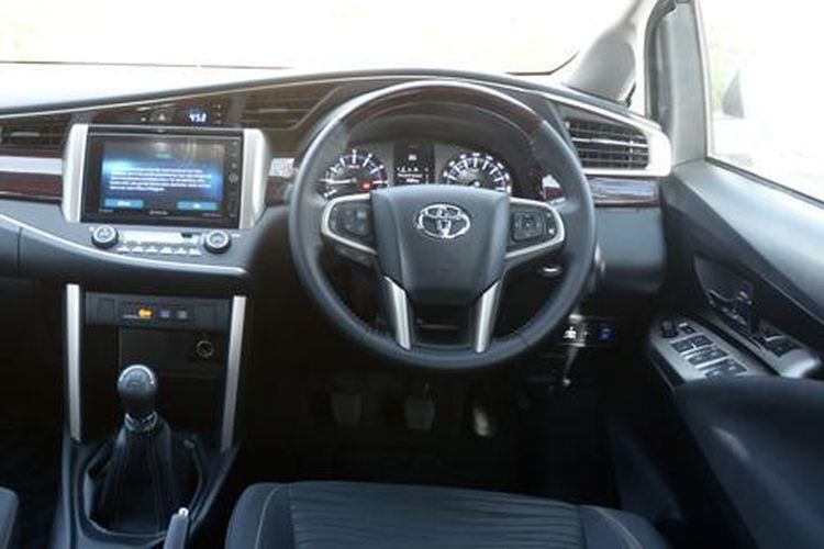 Interior Toyota All-New Kijang Innova.