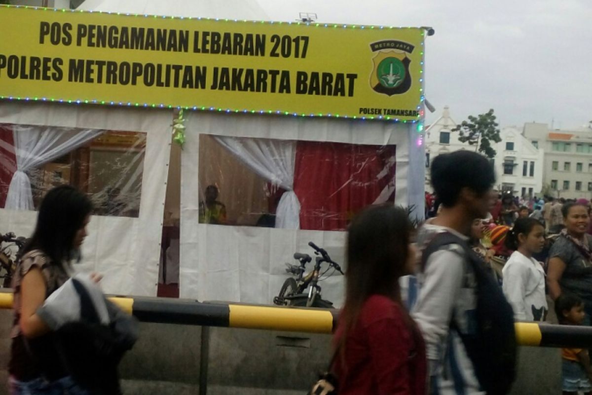 Pos Pengamanan kawasan wisata Kota Tua, Jakarta Barat, Senin (26/6/2017).