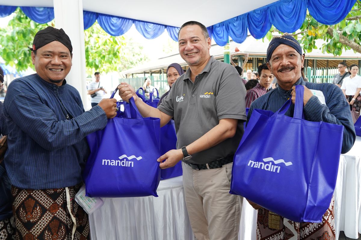 PT Bank Mandiri (Persero) Tbk menyelenggarakan program Bakti Kesehatan untuk abdi dalem di Keraton Ngayogyakarta Hadiningrat, Sabtu (29/6/2024).