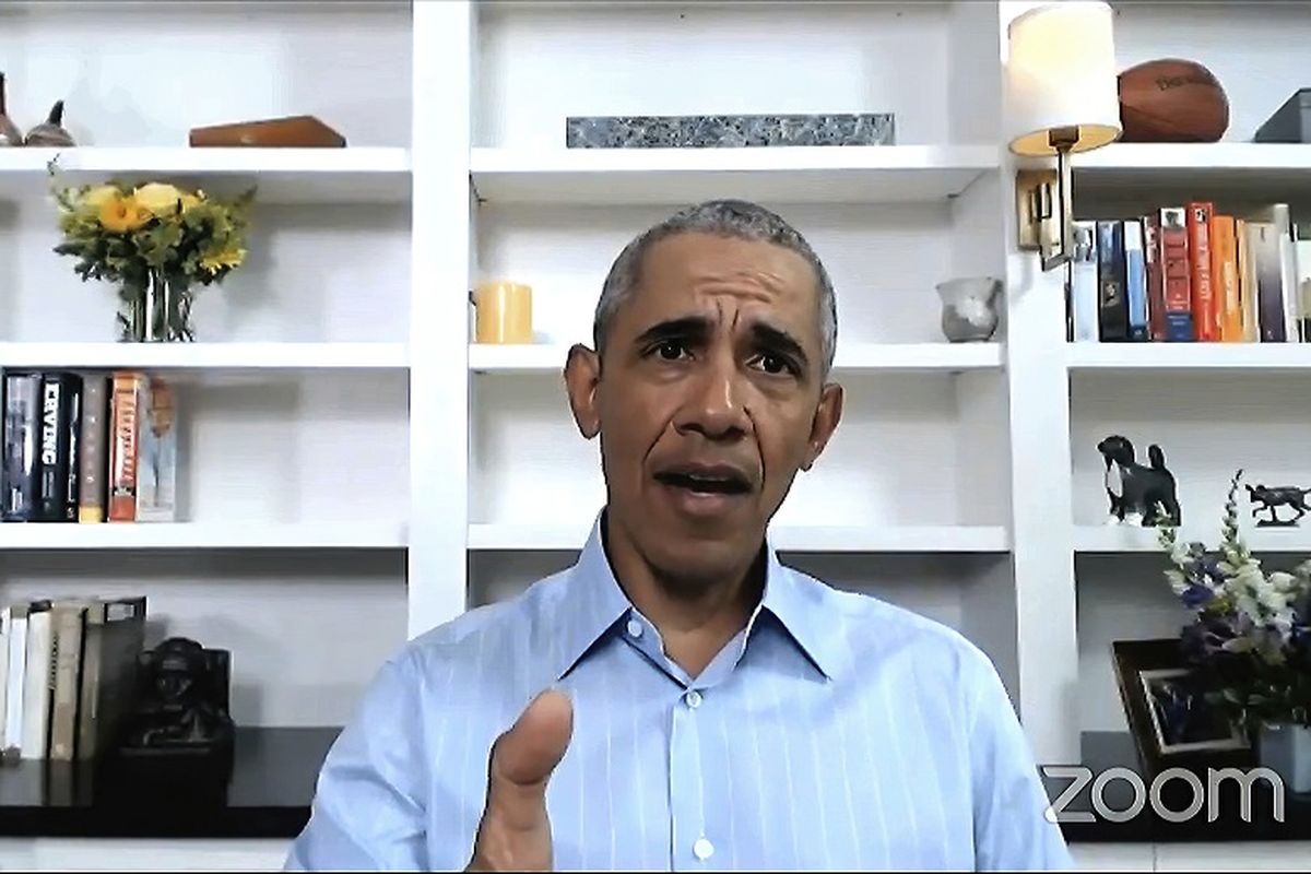 Dalam gambar ini dari video yang disediakan oleh My Brothers Keeper Alliance dan The Obama Foundation, mantan Presiden AS Barack Obama berbicara pada Rabu, 3 Juni 2020, selama acara virtual di balai kota dengan kaum muda untuk membahas kerusuhan sipil yang terjadi setelah pembunuhan George Floyd oleh polisi di Minneapolis.