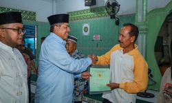 Masyarakat Minas Jaya Terima Sertifikat Tanah dari Bupati Siak