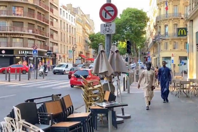 Suasana di Marseille, Perancis jelang shalat Idul Fitri.