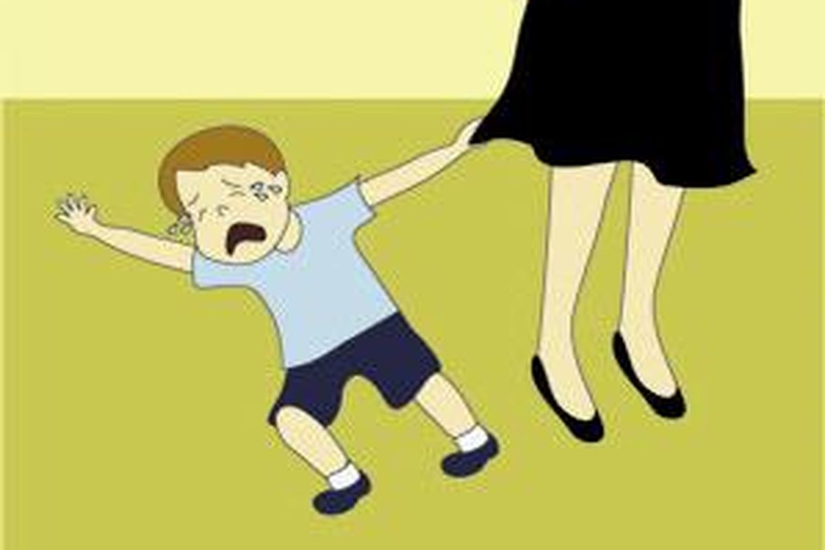 Anak merengek karena meminta perhatian dari orangtuanya. Sisihkan waktu yang cukup dalam sehari untuk si kecil agar ia merasa diperhatikan. 