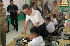 Heru Budi Bagikan Makanan Bergizi Gratis di SDN Cipayung 04 Pagi Jakarta Timur