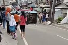 Angkot Terguling di Jagakarsa, Satu Motor Ringsek, Sopir Kabur