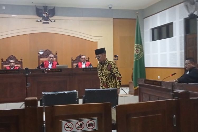 Sidang putusan terdakwa Mantan Walikota Bima, Muhammad Lutfi di PN Tipikor Mataram, Senin (3/6/2024).