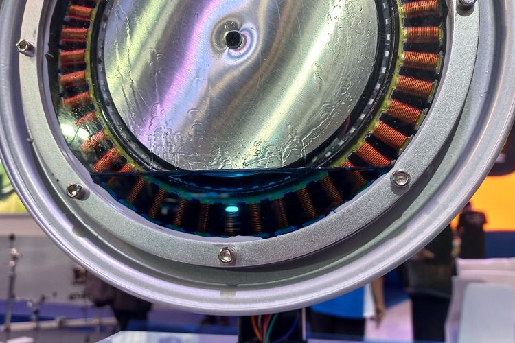 Electro E-Rover yang meluncur di PEVS 2025