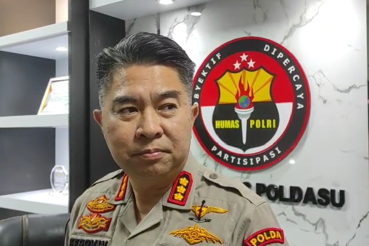 Kabid Humas Polda Sumut, Kombes Kombes Pol Ferry Walintukan saat diwawancarai di kantornya, Kamis (18/9/2025)