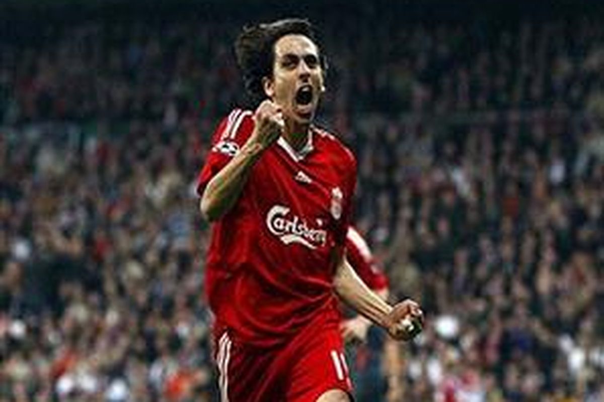Gelandang Liverpool, Yossi Benayoun.