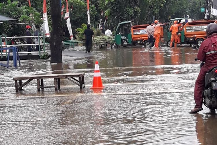 UPDATE Banjir di Jakarta, Ketinggian Air di Kebon Pala 2,5 Meter hingga Arus Lalu Lintas Dialihkan