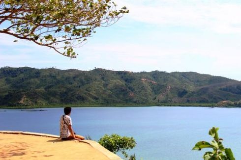 Lari sambil Menikmati Panorama Pesisir Pantai Mandeh, Mau?