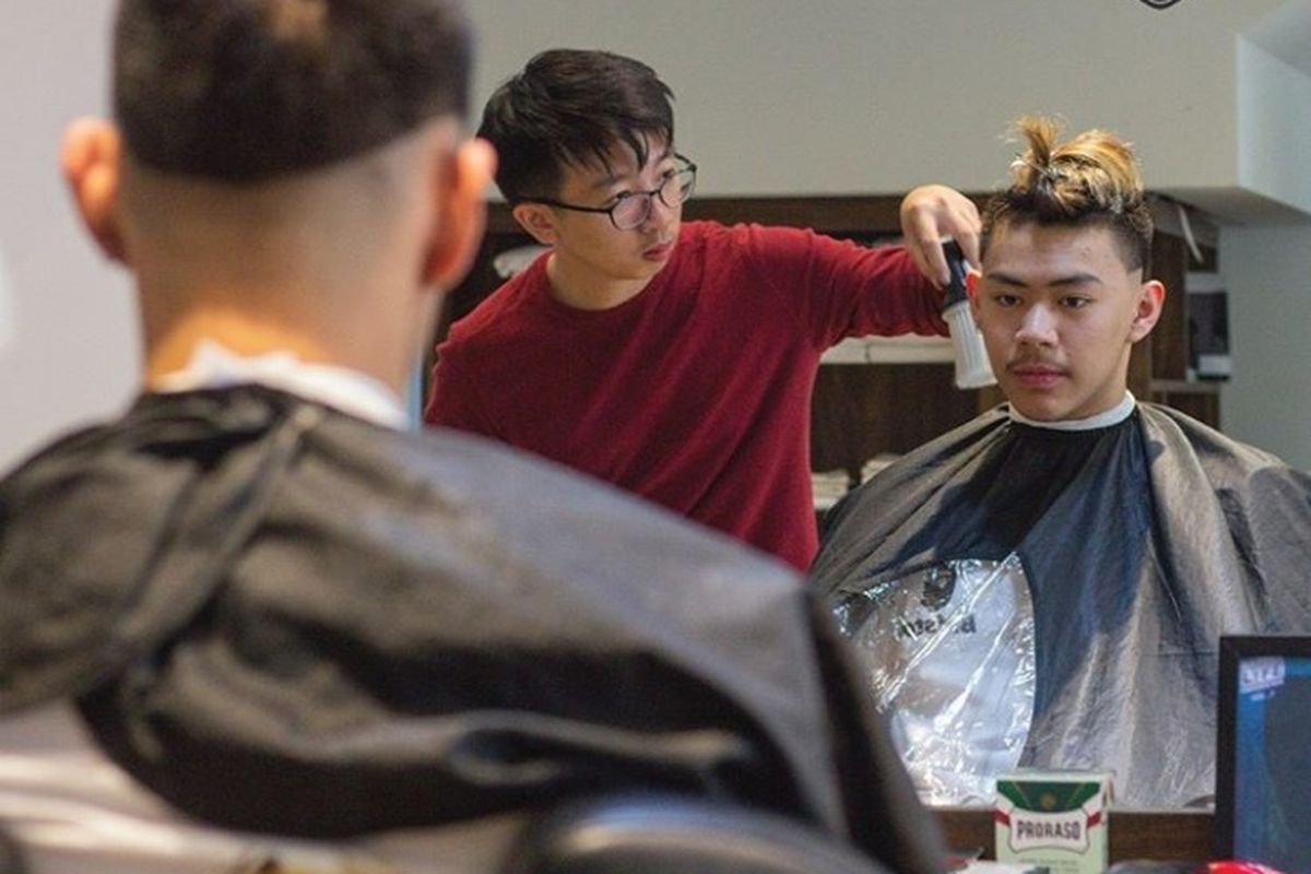 Bisnis barbershop semakin menjanjikan. Hal ini ditopang dengan semakin tingginya kesadaran pria memperhatikan penampilan.