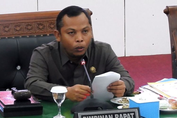 Ketua DPRD Kabupaten Lumajang Anang Ahmad Syaifudin mengundurkan diri sebagai Ketua DPRD Lumajang, Senin (12/9/2022).