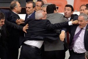 Adu Jotos Terjadi di DPR Turkiye Usai Pengangkatan Menteri Baru Erdogan, Kok Bisa?