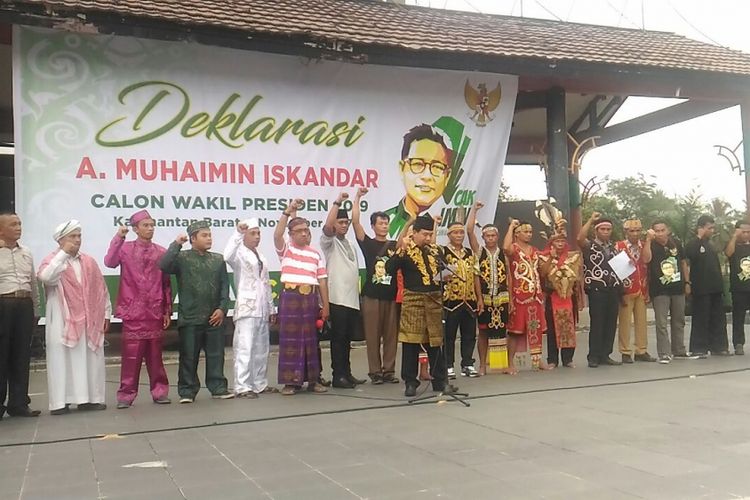 Suasana pembacaan deklarasi dukungan Muhaimin Iskandar sebagai calon wakil presiden di Taman Budaya, Jalan Ahmad Yani, Pontianak (1/11/2017)