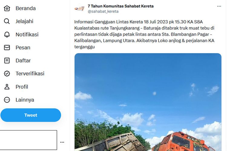 Kereta api (KA) Kuala Stabes relasi Tanjungkarang-Baturaja mengalami kecelakaan lalu lintas dengan satu unit truk di Desa Blambangan Pagar, Kecamatan Blambangan, Kabupaten Lampung Utara.