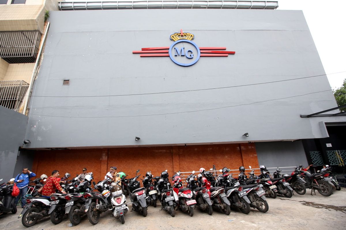 Suasana Diskotek MG International Club di Tubagus Angke, Jakarta Barat, Senin (18/12/2017). Tim BNNP dan BNN melakukan penggrebekan pada Minggu (17/12/2017) setelah terindikasi terdapat pabrik narkotika jenis shabu dan ekstasi cair yang terdapat di diskotek tersebut.