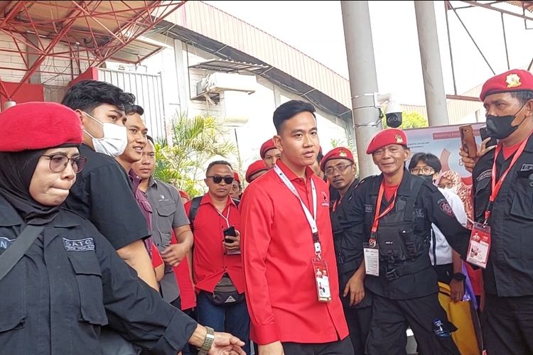 Wali Kota Solo sekaligus kader PDI-P Gibran Rakabuming Raka dalam acara Rakernas IV PDI-P hari kedua, Sabtu (30/9/2023).