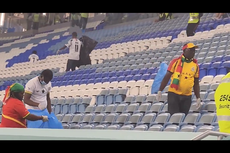 Meski Tak Lolos 16 Besar, Aksi Suporter Ghana Bersih-bersih Stadion Tuai Pujian