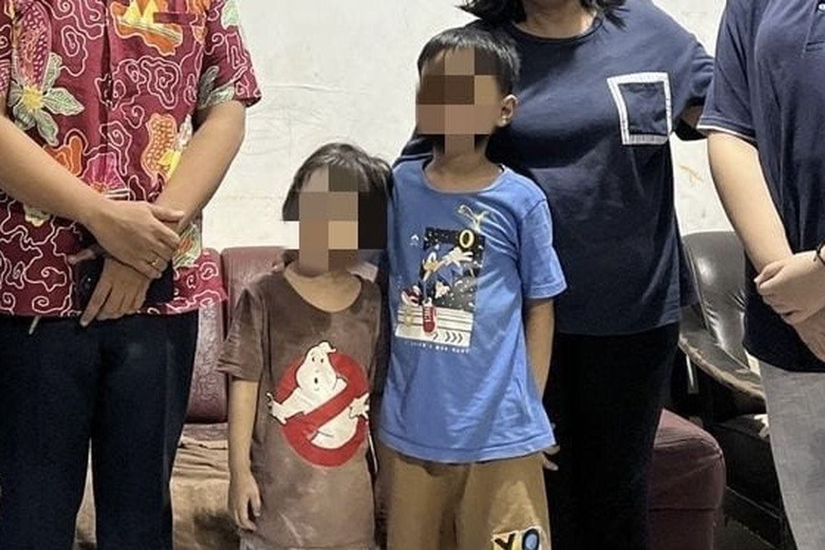 Kedua anak di Surabaya yang dieksploitasi ayahnya, Jumat (12/9/2025).