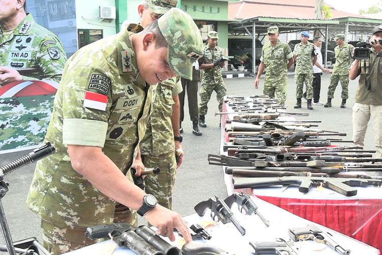 Pangdam Pattimura: 75 Senjata Api dan 1.069 Amunisi Diserahkan Warga, Peninggalan Konflik 1999