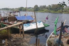 Sungai di Banten Menghitam dan Keluarkan Bau Menyengat
