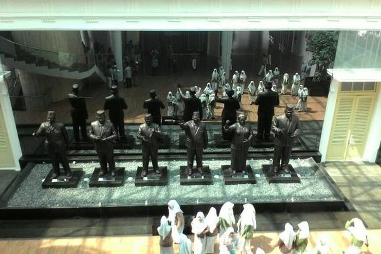 Patung keenam mantan presiden RI di Museum Kepresidenan RI Balai Kirti menghiasi etalasi di lantai pertama museum tersebut.