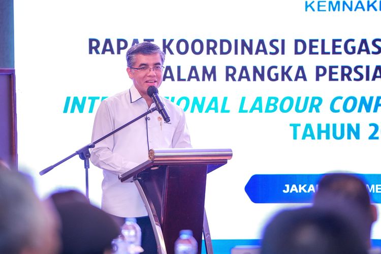 Menteri Ketenagakerjaan (Menaker) RI, Yassierli dalam Rapat Koordinasi Delegasi Tripartit Indonesia di Jakarta, Senin (26/5/2025). Rakor ini digelar sebagai persiapan menjelang ILC ke-113 yang akan berlangsung pada 2 hingga 13 Juni 2025 di Kantor Pusat ILO dan Kantor PBB di Jenewa, Swiss.