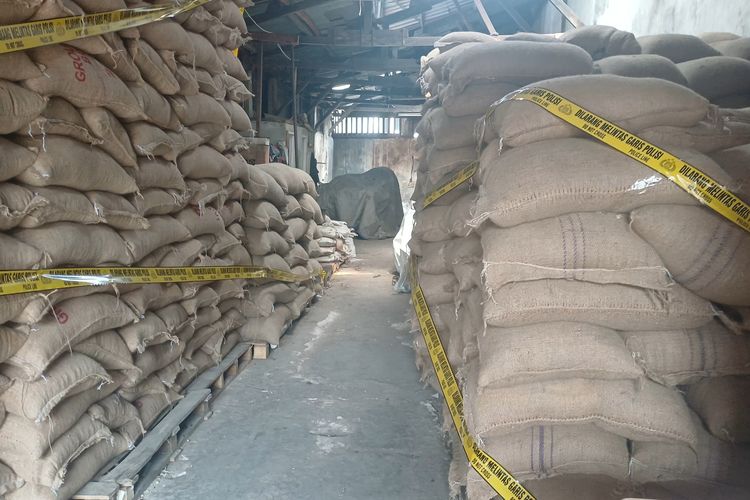 49,85 Ton Kacang Tanah Diduga Impor Ilegal dari India Disita di Jakut, 6 Orang Diperiksa