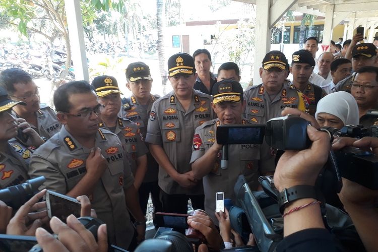 Kapolri Tito Karnavian di RS Bhanyangkara Polda Jatim, Senin (19/8/2019)