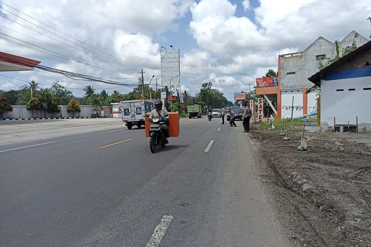 Lokasi kecelakaan beruntun di Jalan Wates, Bantul