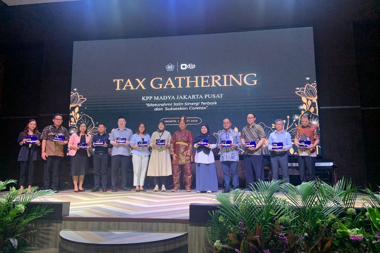 Perumda Air Minum Jaya (PAM Jaya) meraih predikat sebagai salah satu wajib pajak pembayar pajak terbesar pada tahun 2023 menurut Kantor Pelayanan Pajak (KPP) Madya Jakarta Pusat.