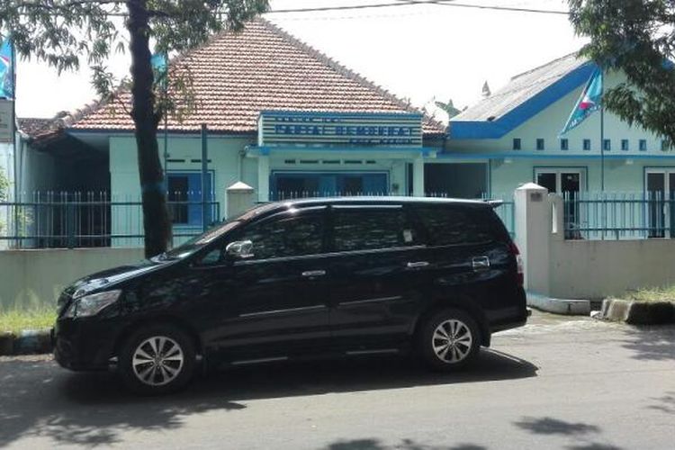 Kantor DPC Partai Demokrat Kota Madiun disita oleh Komisi Pemberantasan Korupsi, Rabu (22/2/2017), terkait kasus dugaan tindak pidana pencucian uang dengan tersangka Wali Kota Madiun Bambang Irianto.