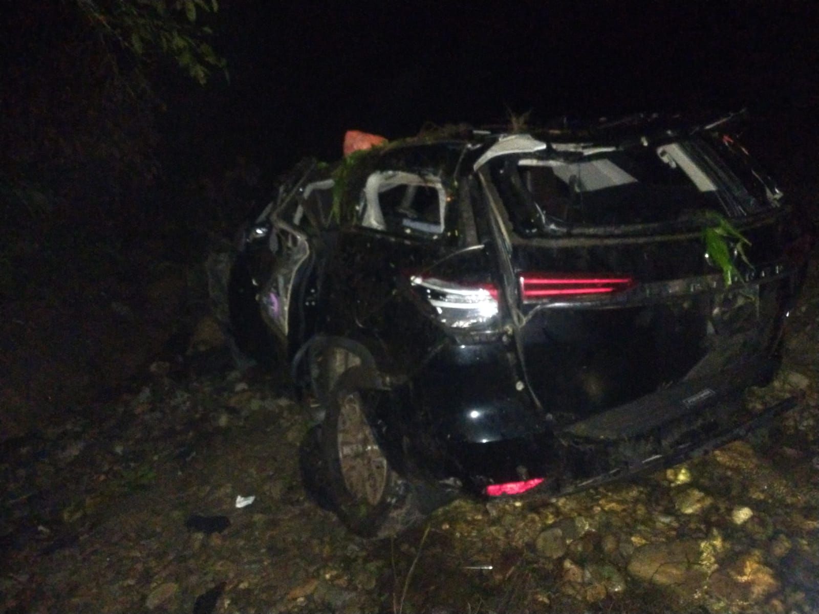 Mobil Fortuner Masuk Jurang 60 Meter di Toba, 1 Orang Tewas 3 Terluka