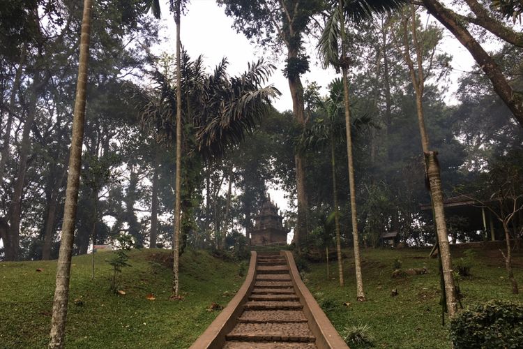 Candi Cangkuang, peninggalan Hindu Abad ke-8, di Desa Cangkuang, Kecamatan Leles, Kabupaten Garut, Jawa Barat, Sabtu (13/1/2018). 