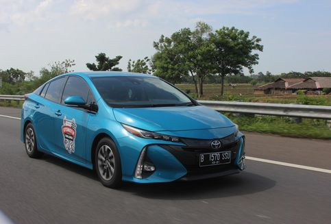 Hitung Emisi Gas Buang Prius PHEV Selama Perjalanan Jakarta-Yogyakarta