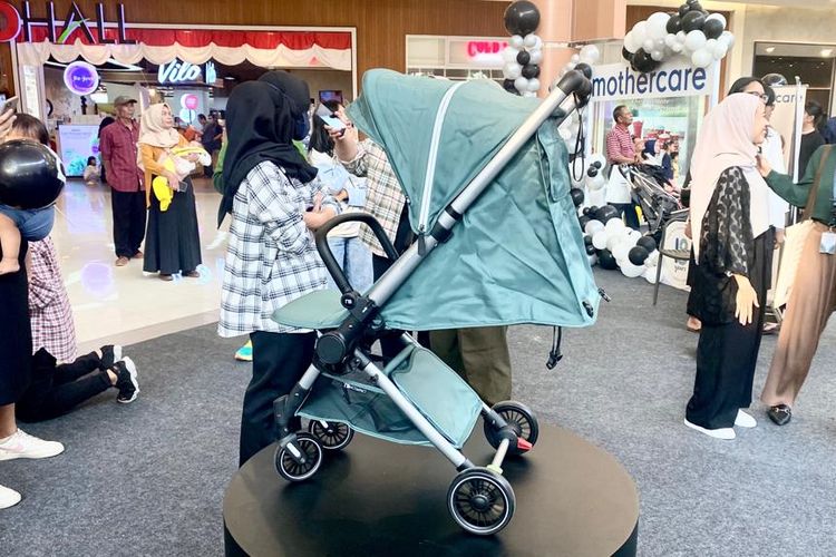 M-Compact Stroller