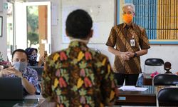 Pantau Protokol Kesehatan, Ganjar Harap Sekolah Punya Satgas 