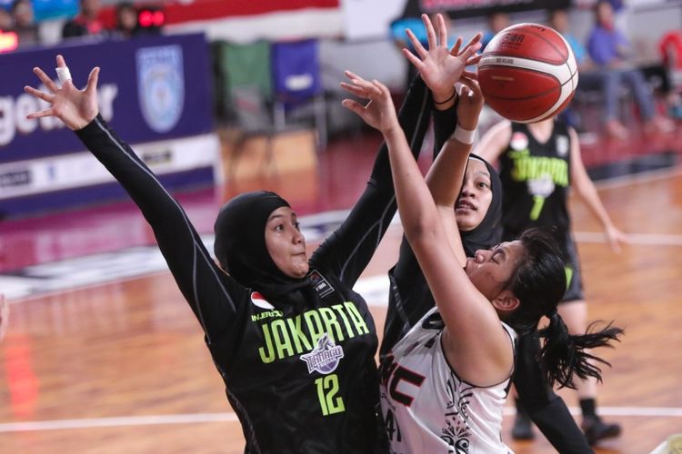 GMC Cirebon menjadikan penantangnya, Tanago Friesian Jakarta menelan kekalahan.

Posisi skor keunggulan adalah 69-52 pada Seri 1 Srikandi Cup, Senin (3/2/2020) di GMC Arena, Cirebon.