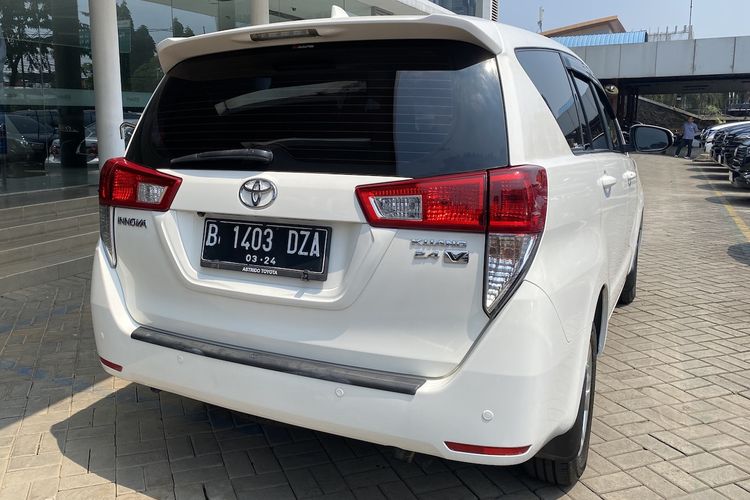 Mobil bekas Toyota Innova Diesel V AT 2019