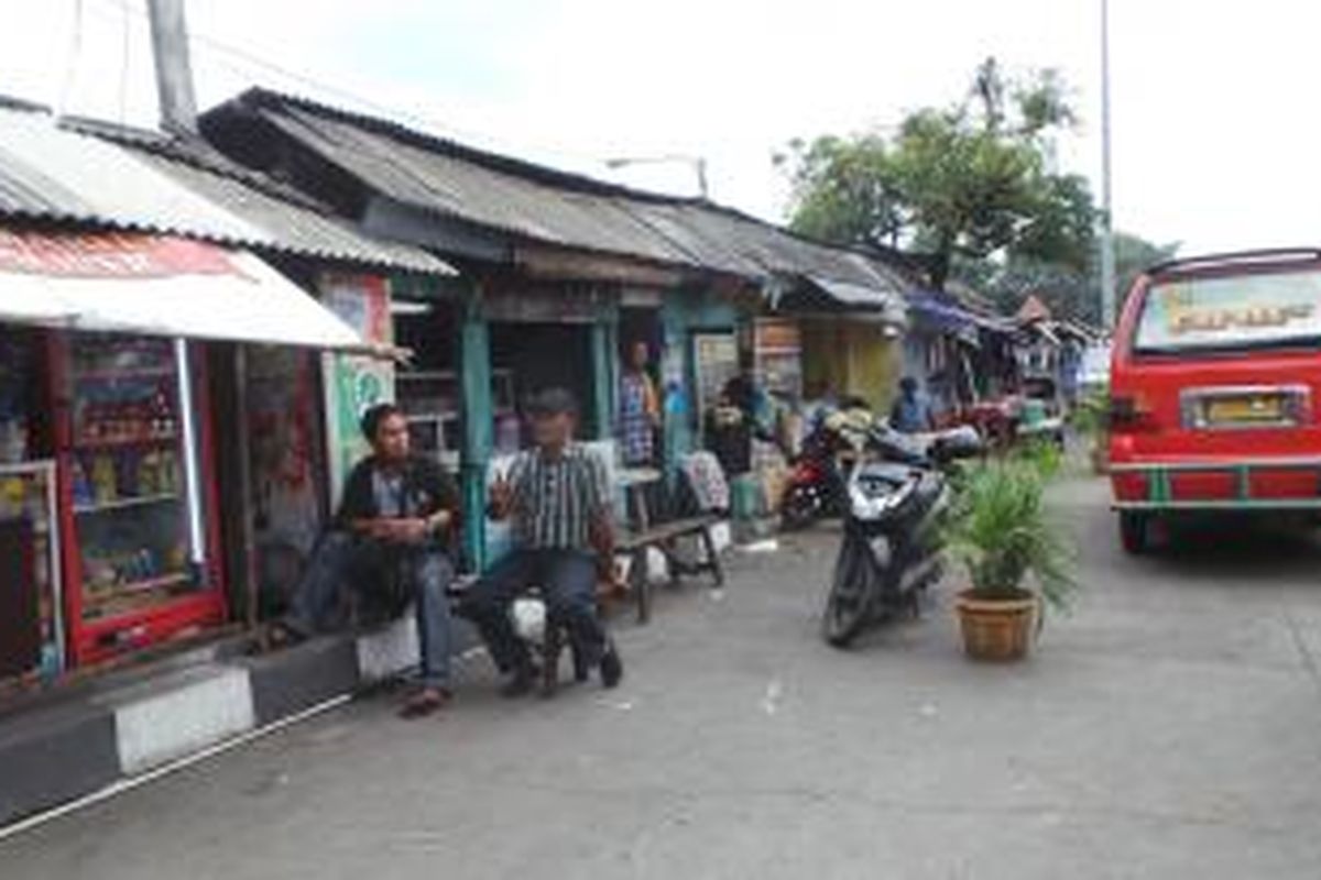 Para pedagang di Terminal Pulogadung, Jakarta Timur. Selasa (2/12/2014).