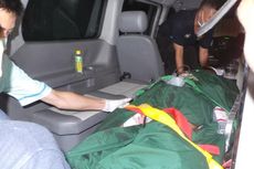 Datangi RS Polri, Anak Korban Ledakan Tanah Abang Dikawal Brimob