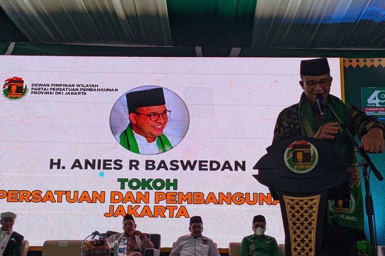 Gubernur DKI Jakarta Anies Baswedan memberikan pidato sambutan dalam acara Harlah ke-49 Partai Persatuan Pembangunan (PPP) di DPW PPP Jakarta, Duren Sawit Jakarta Timur, Minggu (30/1/2022)