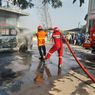 Mobil APV di Bekasi Terbakar 